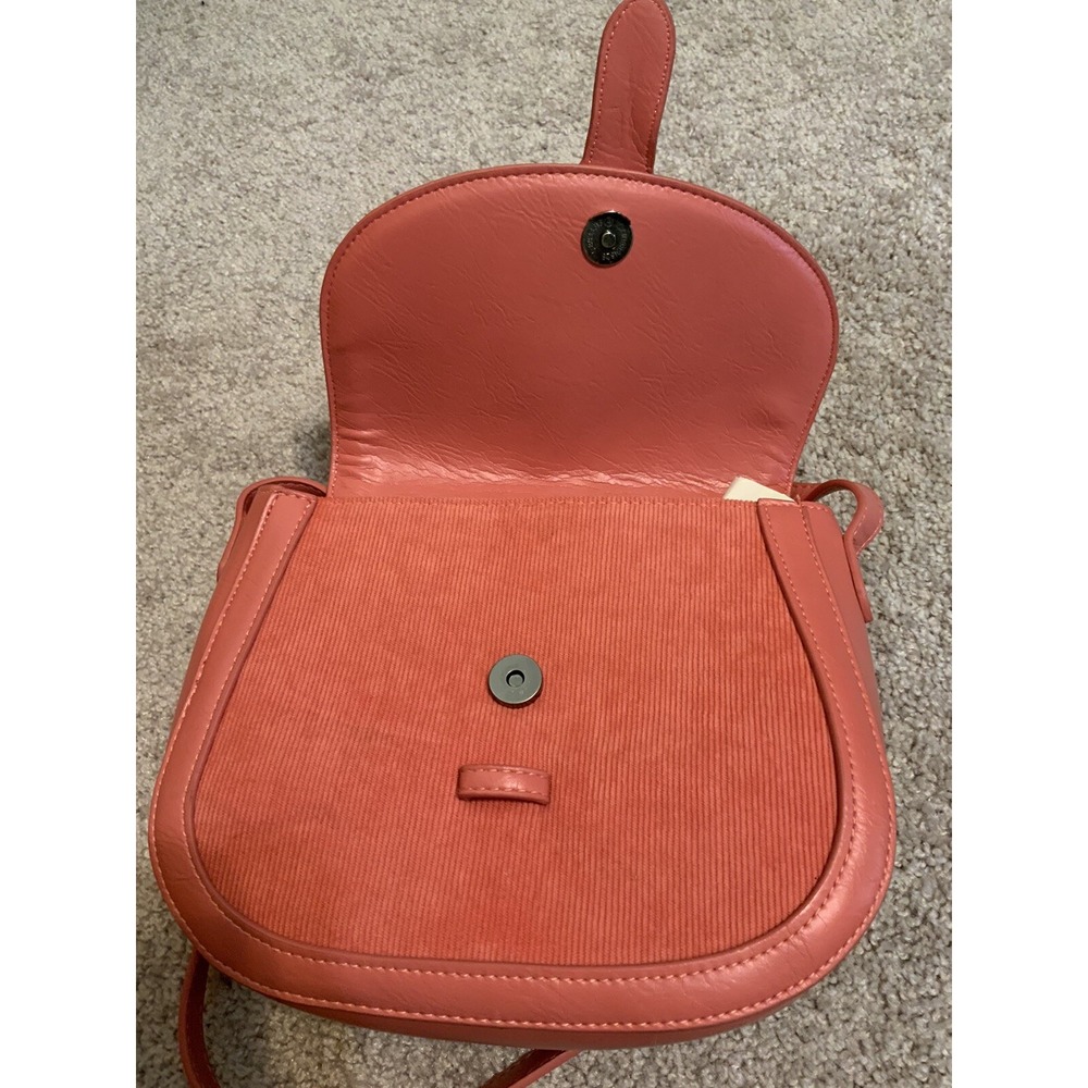 Universal Thread Flap Saddle Coral Pink Crossbody Bag Purse - Picture 4 of 4